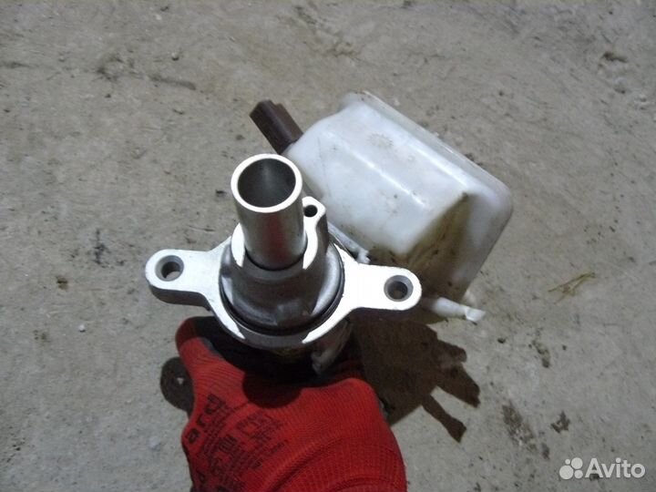 Главный тормозной цилиндр Peugeot 308