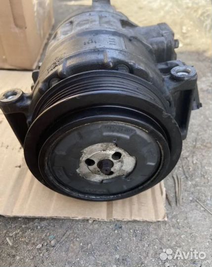 Компрессор кондиционера Mercedes W221