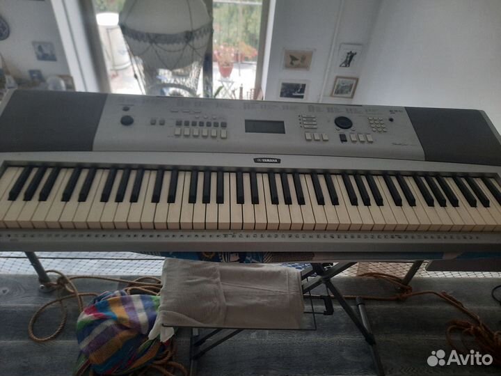 Синтезатор yamaha Portable Grand DGX 220