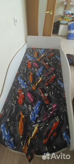 Детская кровать машина