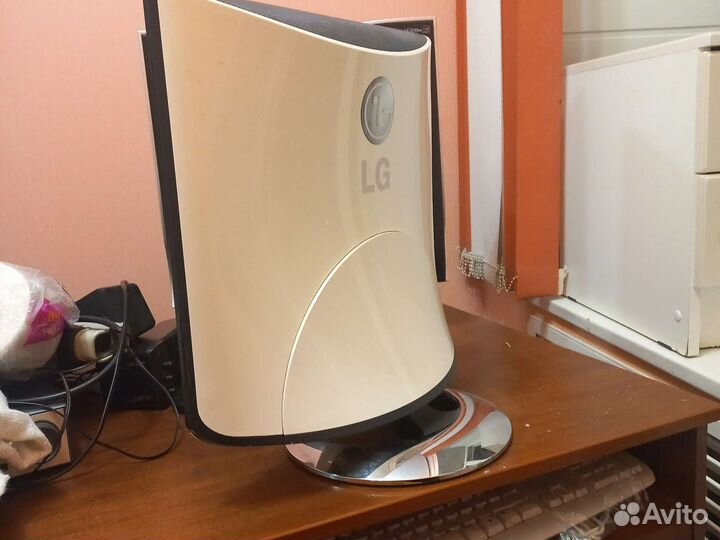 Монитор LG