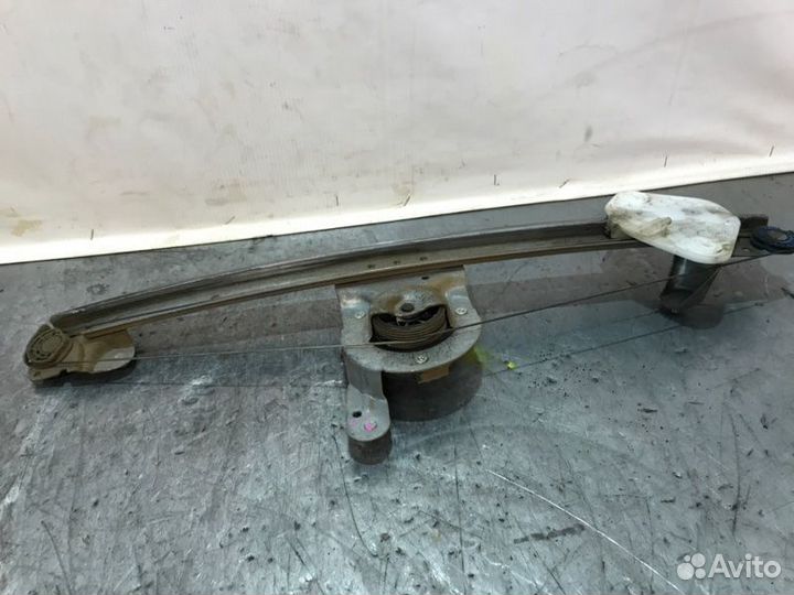 Стеклоподъемник передний правый Renault Logan