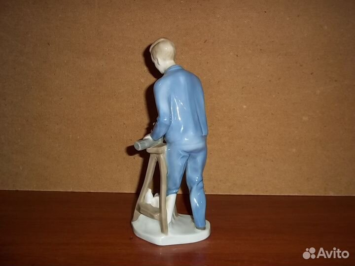 Фарфоровая статуэтка Столяр Graefenthal Тюрингия