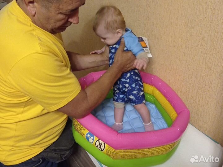 Бассейн для малыша. Новый