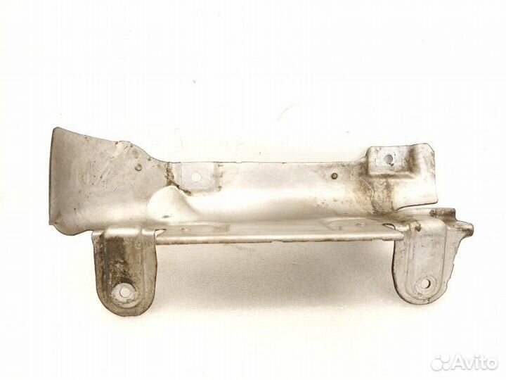 Тепловой экран левый Audi Q5 8R 3.2 calb 2010