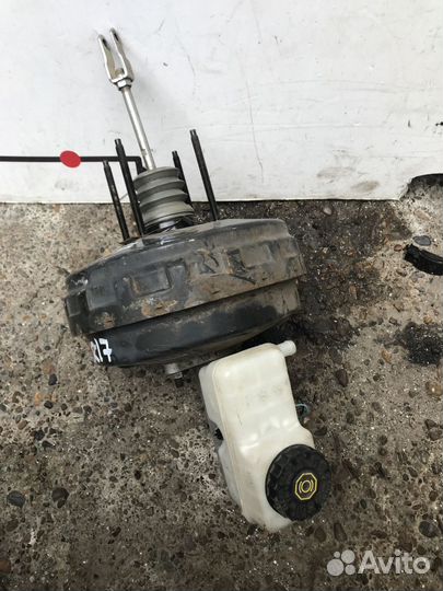 Усилитель тормозов вакуумный Nissan Pathfinder