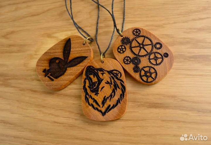 Кулон из мовингу