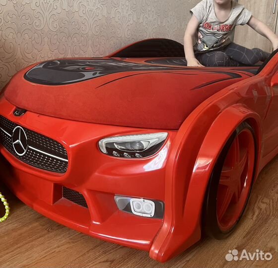 Детская кроватка машинка