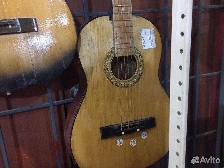 Акустическая гитара