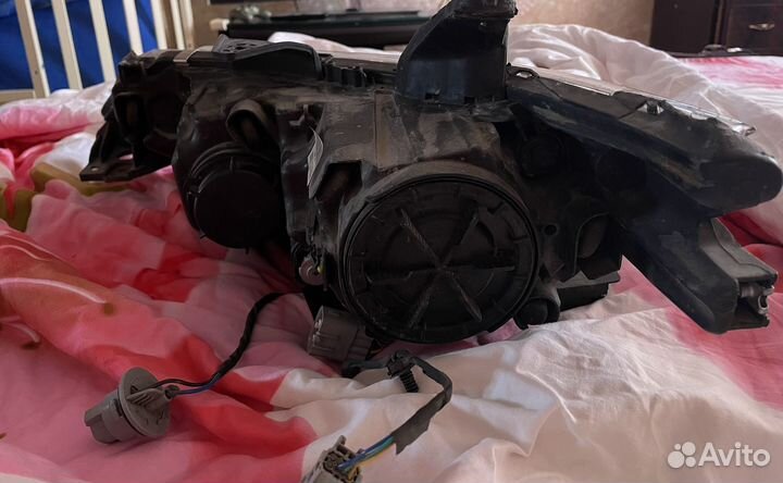 Фара правая Mitsibishi Outlander