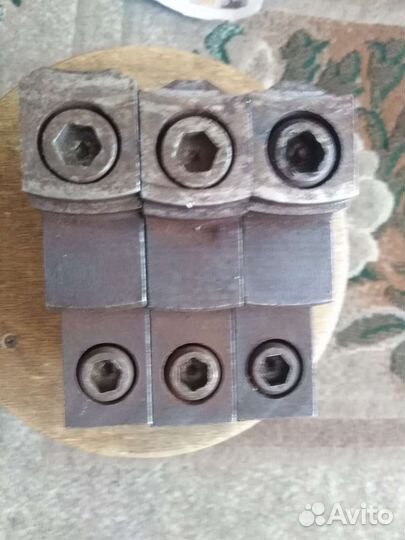 Кулачки к токарному патрону