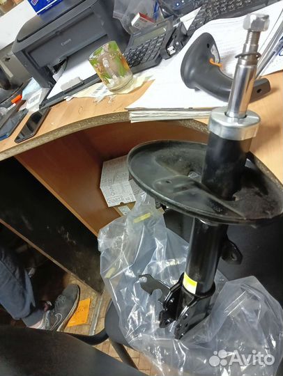 Амортизатор передний левый Chery 4