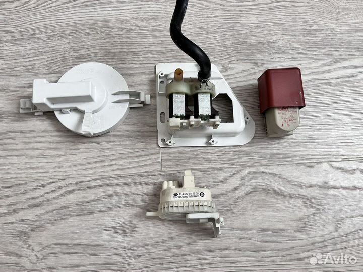 Запчасти от стиральной машины Siemens IQ300