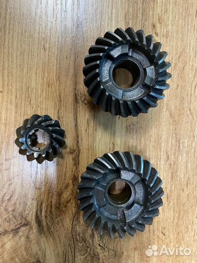 Шестерни редуктора мотора yamaha 25 - 30