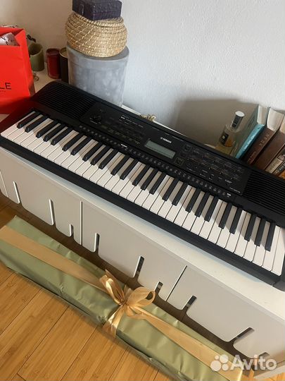 Цифровое пианино Yamaha PST-E273