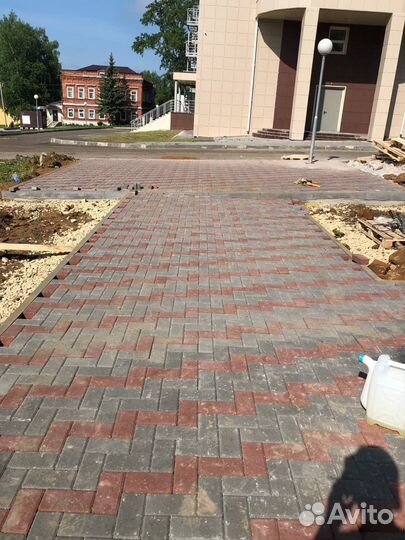 Бригада укладки брусчатки