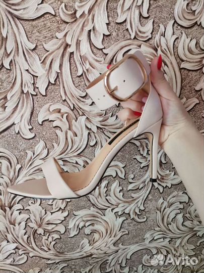 Босоножки женские новые