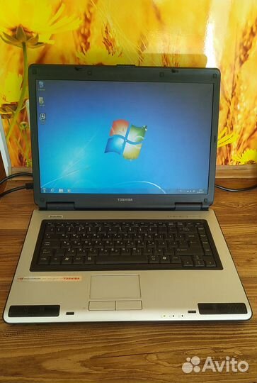 Ноутбук Toshiba Satellite L40-139 (2 ядра 2 гига)