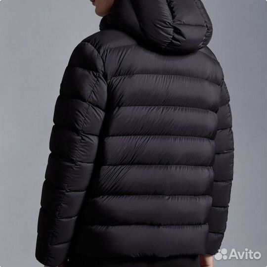 Пуховик Moncler