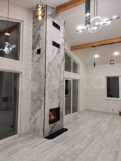 Коттедж 190 м² на участке 10,5 сот.