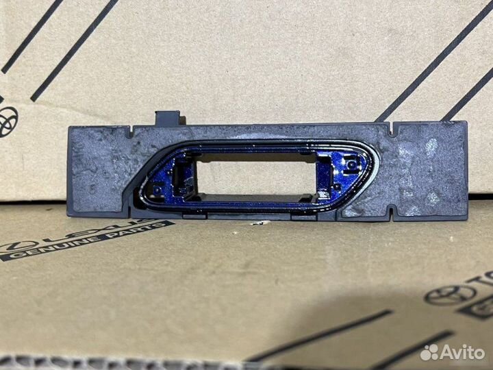 Кронштейн омывателя Lexus Rx 4