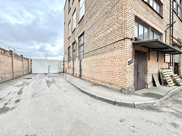 Собственник. Груз. Лифт. С/У. 1070 м² Цех сборки