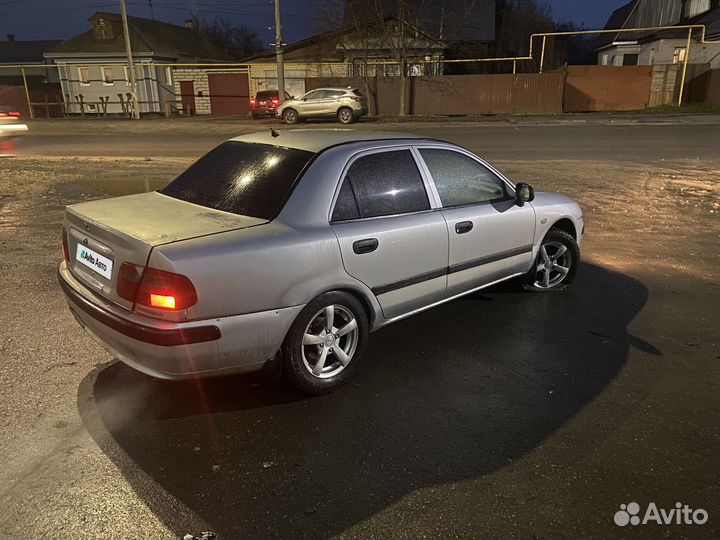 Mitsubishi Carisma 1.6 МТ, 2000, 185 000 км