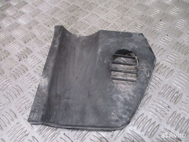 Накладка воздуховода передней панели левая Mercede