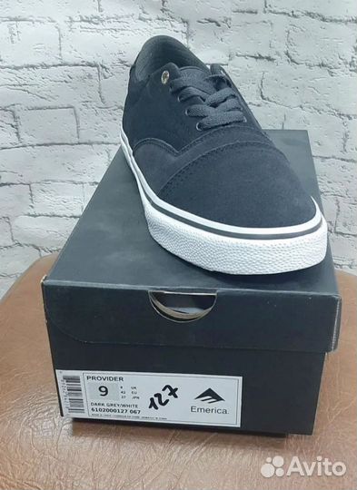 Кроссовки мужские 42 размер