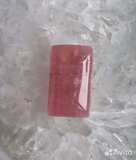 Кабошон из турмалина ручной работы