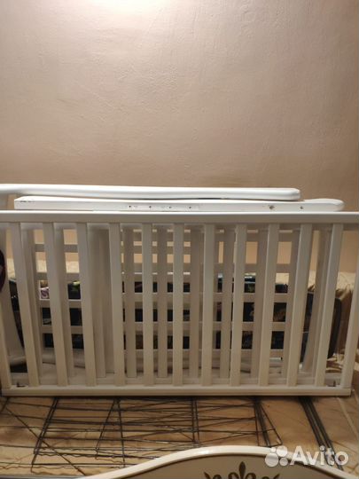 Детская кровать с пеленальным комодом