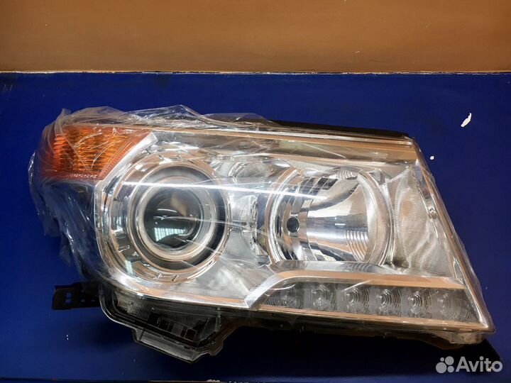 Фары передние Тойота Ланд Крузер 200 2012 г