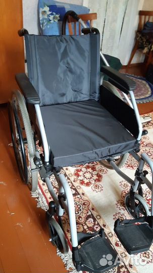 Кресло-коляска инвалидная KY954LGC, ширина 43 см