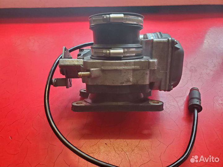 Дроссельная заслонка Mercedes 124 111 мотор 2.3