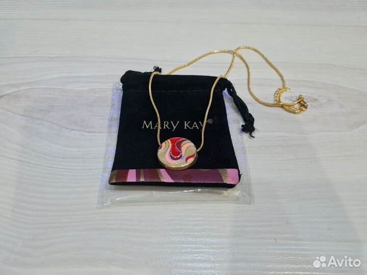 Новые браслеты, подвески, ожерелье Mary Kay