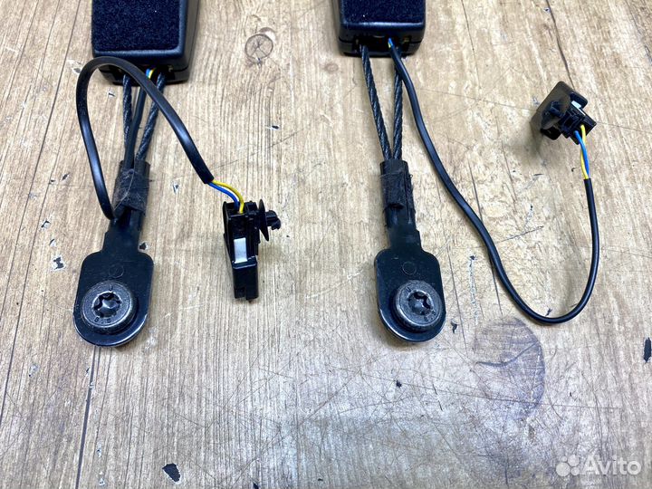 Застежка ремня безопасности Opel Astra J 2009-2016