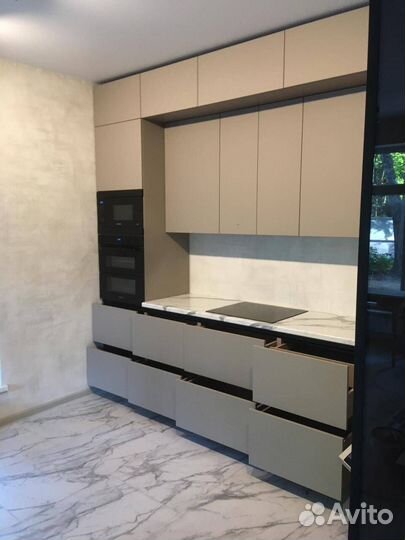 Кухонный гарнитур прямой матовый