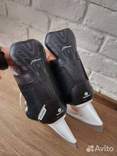 Коньки хоккейные детские 35 размер