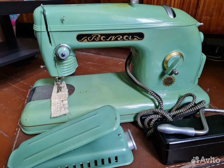Швейная машинка Волга