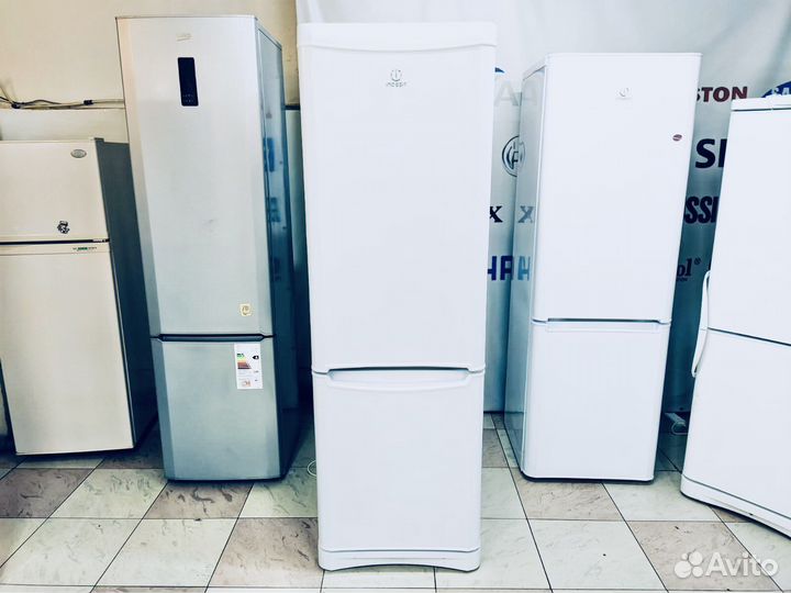Холодильник бу Indesit
