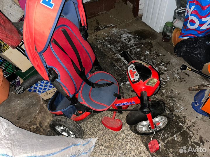 Детский велосипед с ручкой