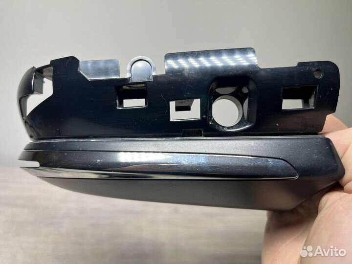 Нижняя накладка хром R зеркала Toyota camry 70