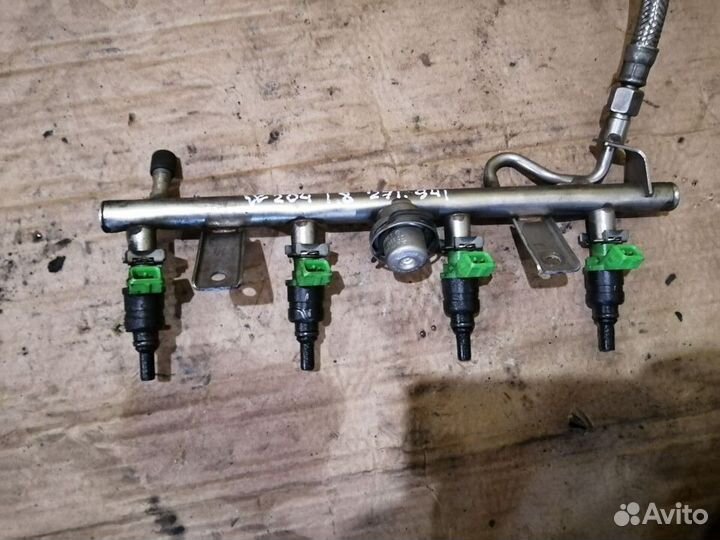 Форсунка топливная Мерседес W204 211 1.8 271.941