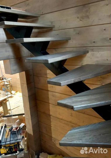 Обшивка ступеней Ясенем