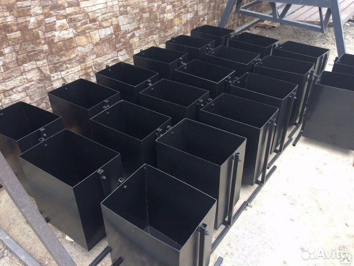 Урна уличная железная