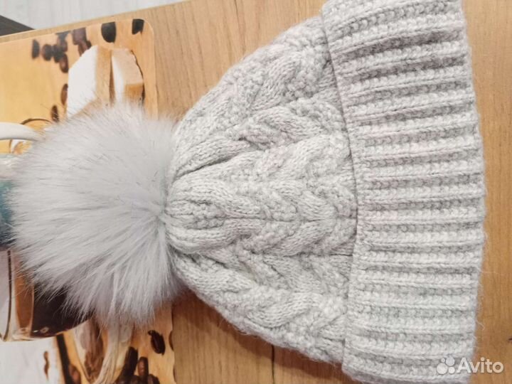 Шапка с помпоном