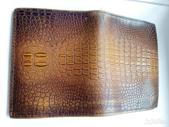 Мужское кожаное портмоне