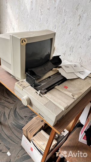 Старый принтер, монитор, клавиатура