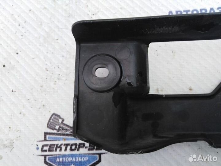 Накладка замка капота Kia Sportage 2