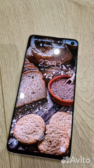 Samsung Galaxy S10, 8/128 ГБ